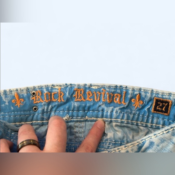 Rock Revival Jacklyn Acid Wash Cutoff Denim Shorts Size 27 - Picture 3 of 5